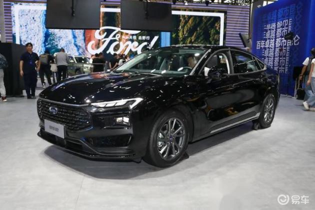 福特蒙迪欧,2.0T+8AT,轴距2945mm,27寸4K大屏,空间大适合家用