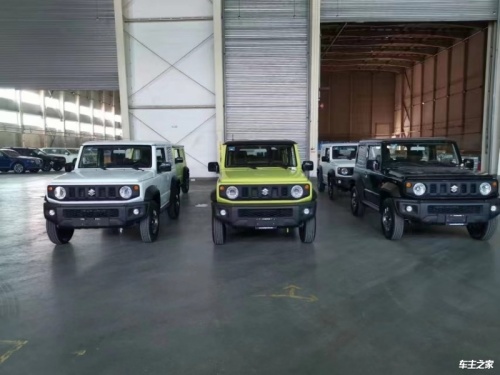 成都平行进口铃木吉姆尼中东版价格最低24万起售 直降4万