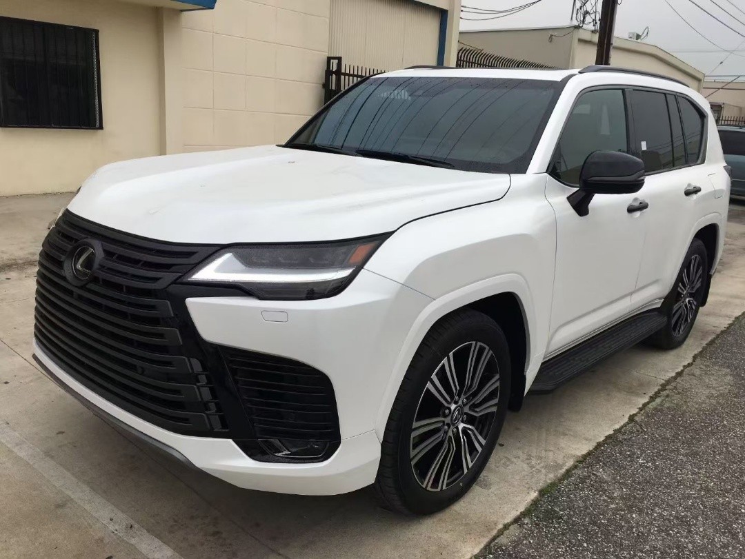 2024款雷克萨斯LX600现车起步价210万 致电享优惠价