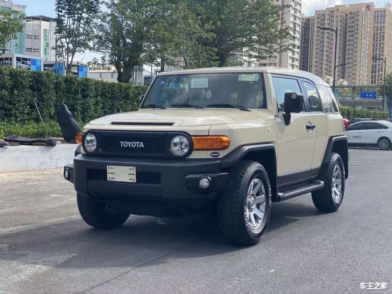 2023款丰田酷路泽FJ中东版国六第一批