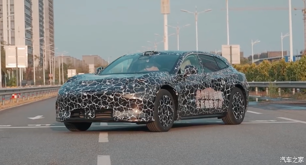 启境首款猎装轿跑测试车曝光 华为L3辅助驾驶 将于2026年6月上市