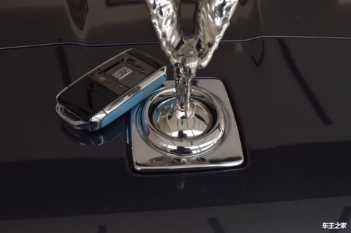 天津华夏安邦名车库里南平价销售626万起 欢迎前来试驾