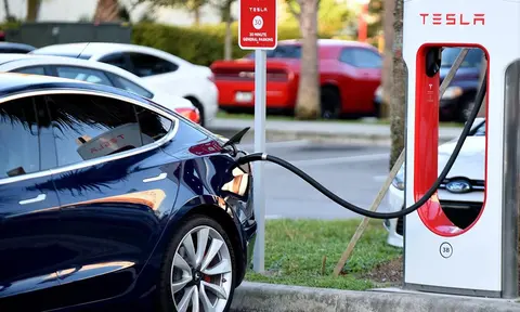 都说火电不环保，为啥还猛推新能源车？上公厕和随地大小便不一样