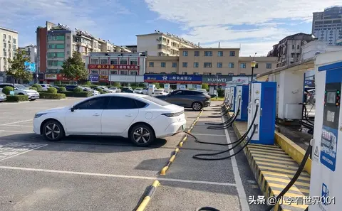 比亚迪只亮一个充电数据，为何让全场沉默不用比了