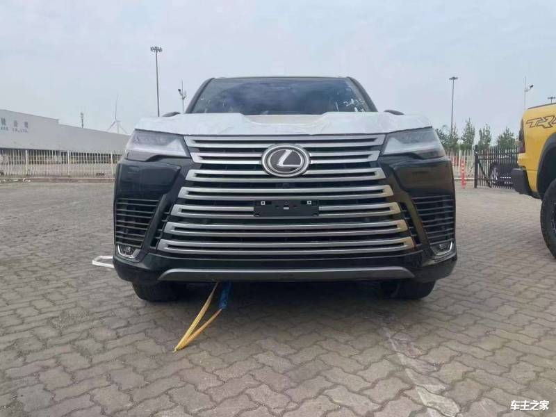 2026款中东版雷克萨斯LX600 最热销越野